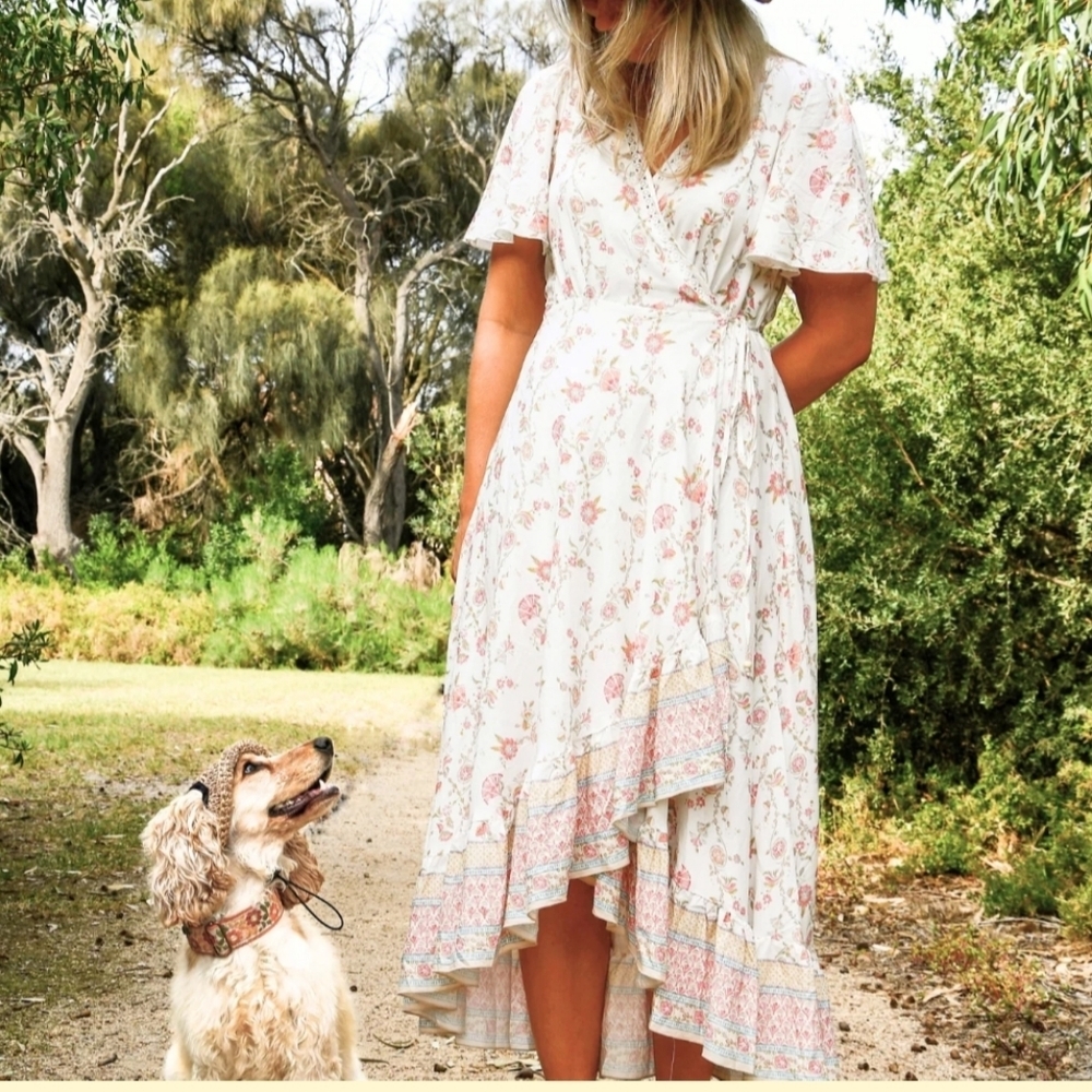 Bella Boheme Wrap Floral Midi Dress in White and Pink V Neckline Size 2 NwT.